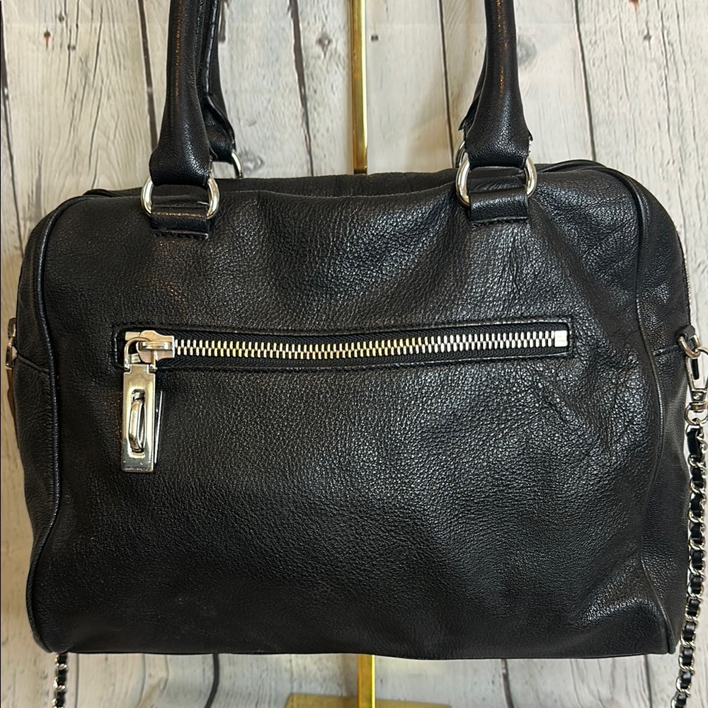Michael Kors Elegant Black Leather Handbag